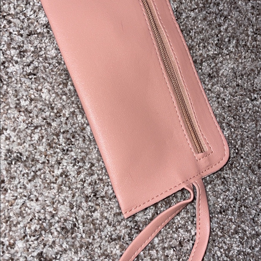 Pink purse with accessories - Picture 2 of 7